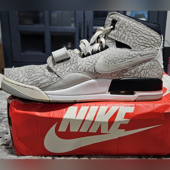 Nike Air Jordan Legacy 312 Flip AV3922 Elephant Print GENTLY USED - Picture 2 of 14